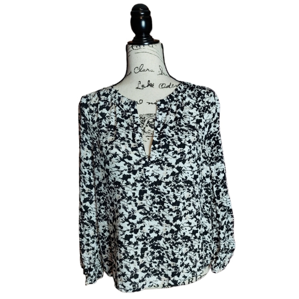 Melrose and Market Blouse Size M  Black Ivory